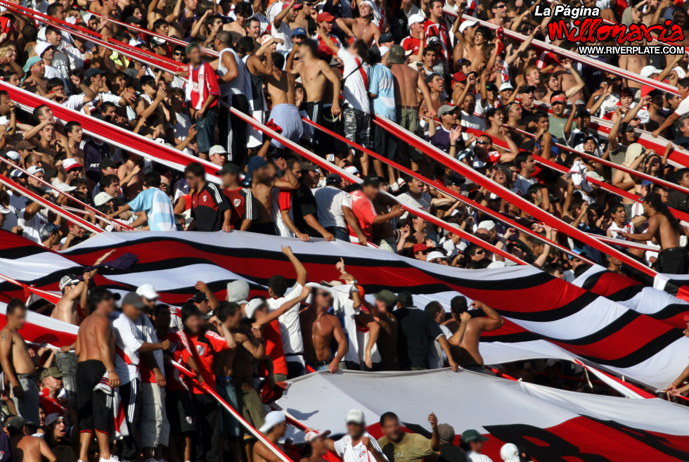 River Plate vs Colón Sta. Fé (CL 2009) 9